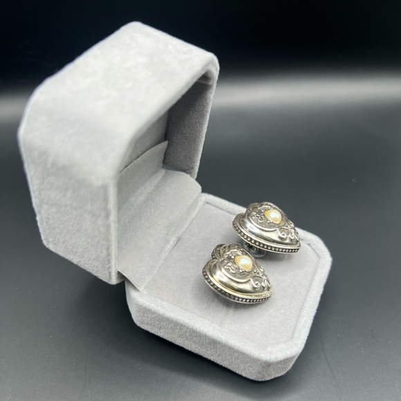 Elegant Silver Heart Earrings with Pearl Accent - Picture 2 of 4